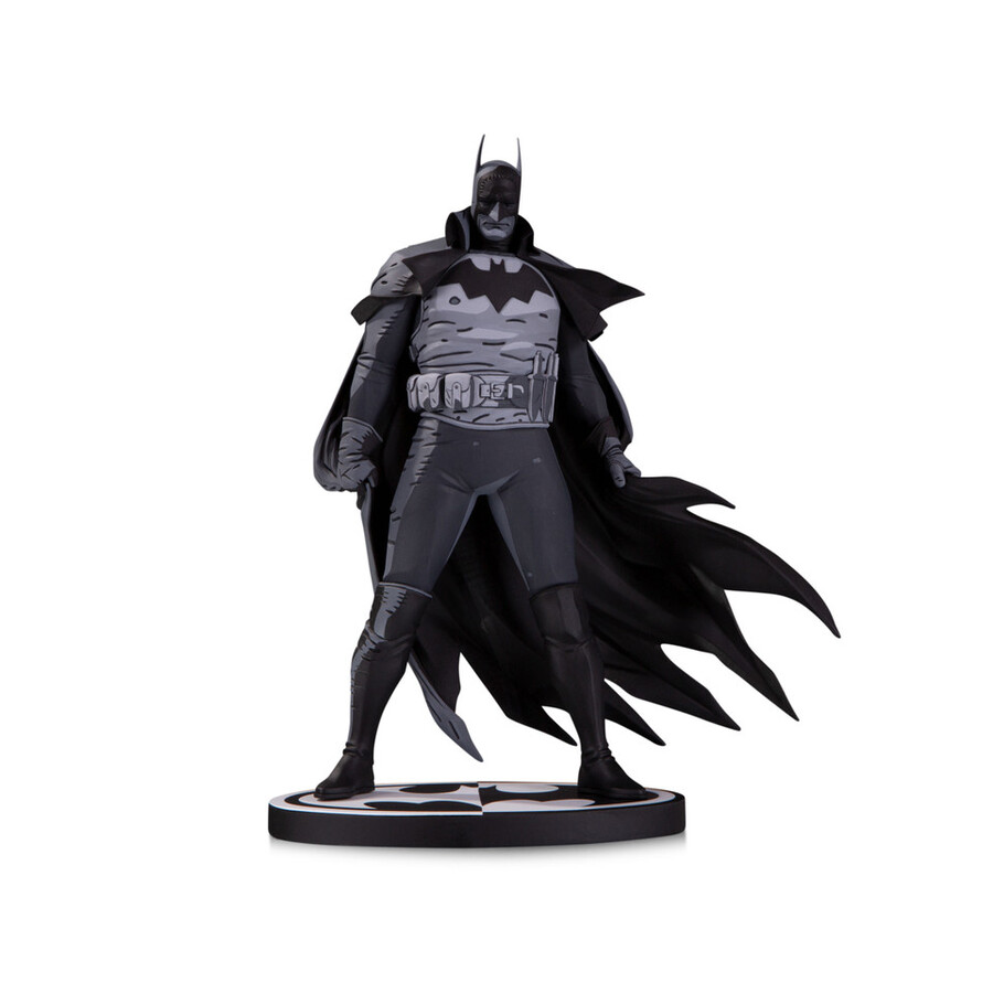 batman noir et blanc statue en résine batman par mike mignola à léchelle 110