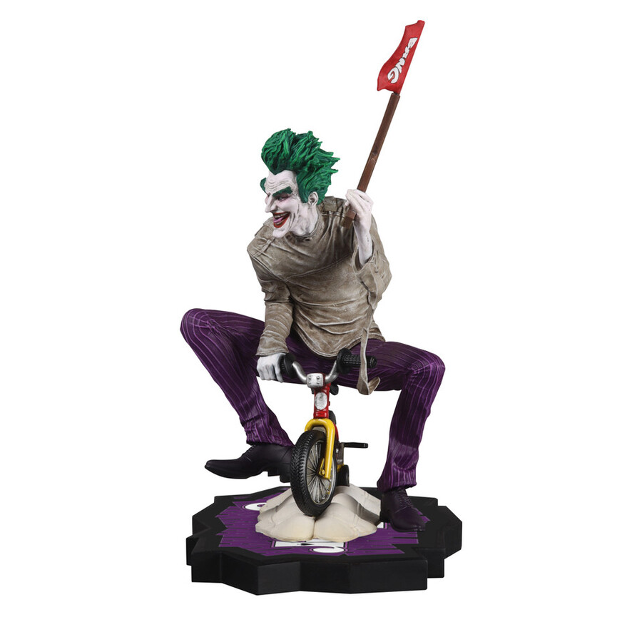 la folie violette du joker statue en résine à léchelle 110 du joker par kaare andrews